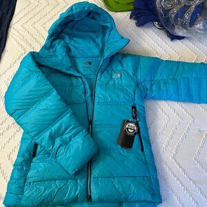 The North Face Womens Summit L6 Down Belay Parka - Medium